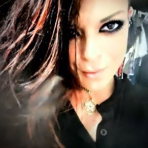 Meet your Posher, Alicia